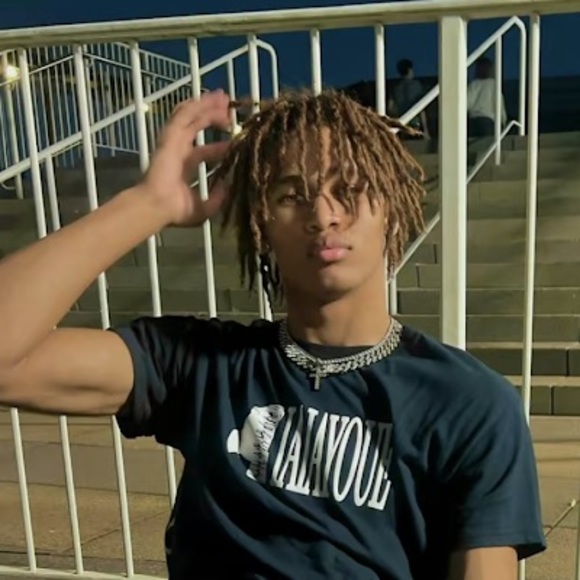 Meet your Posher, Florence - Picture 1 of 1